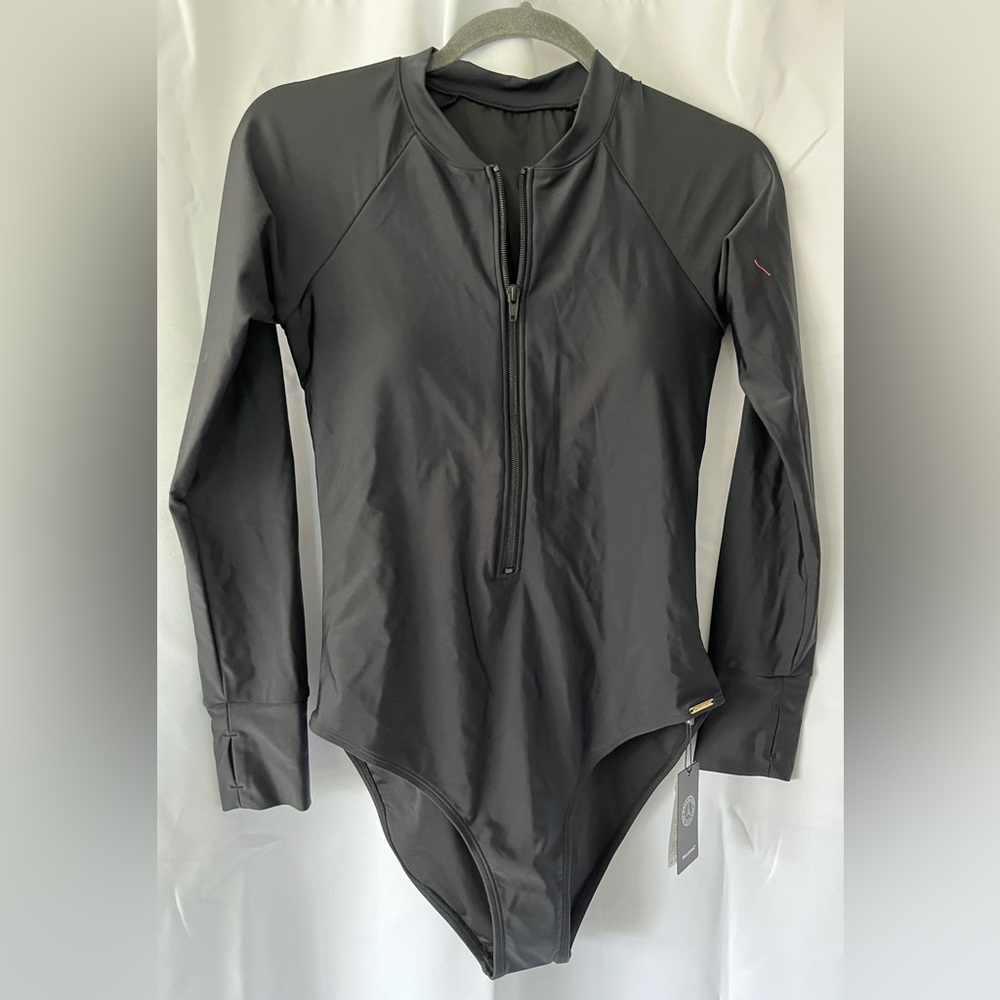 Women’s Relleciga Black Long Sleeve Swimsuit Size M
